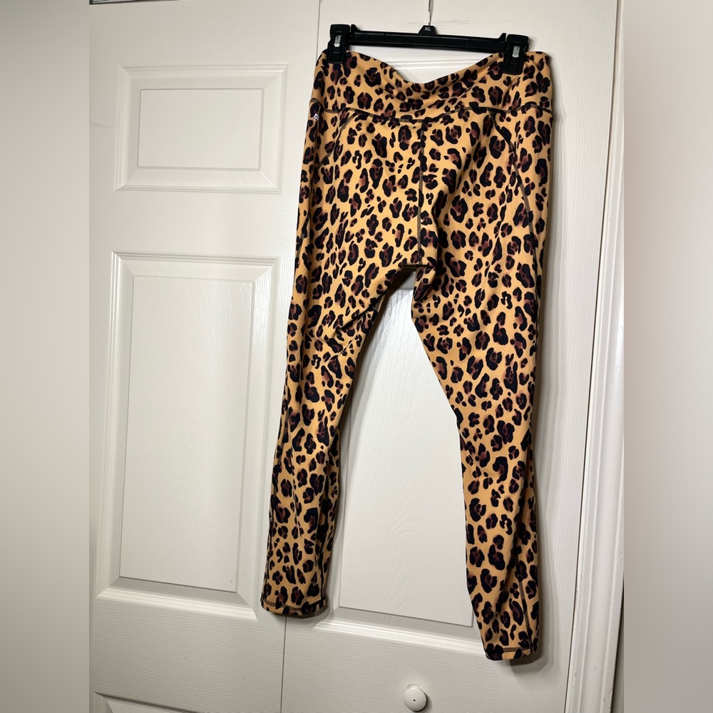 Fabletics Leopard Print Leggings - Picture 4 of 4